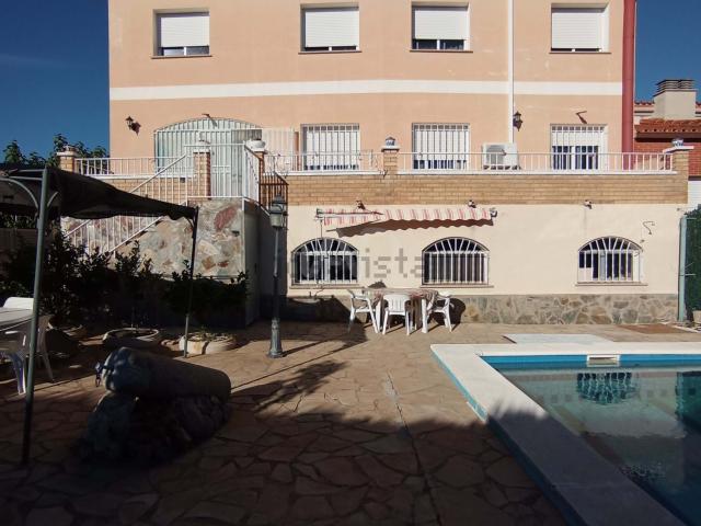 Chalet, Flix