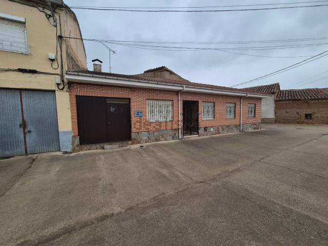 Chalet, Fresno de la Polvorosa