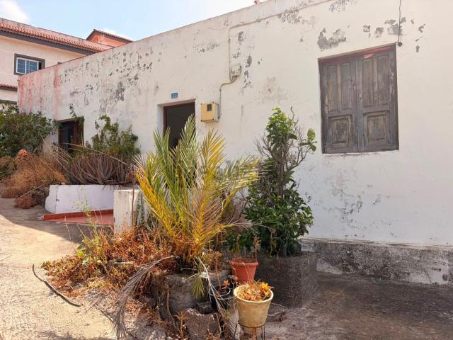 Chalet, Frontera