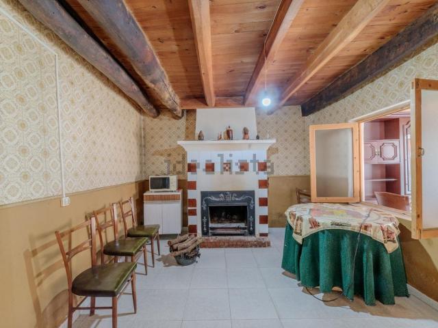Chalet, Fuentespreadas