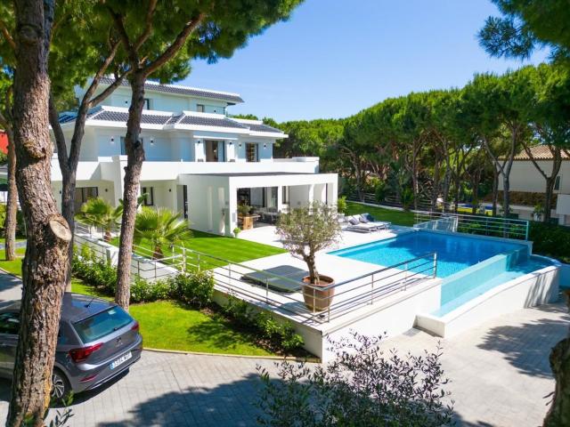 Chalet, Hacienda Las Chapas, Marbella