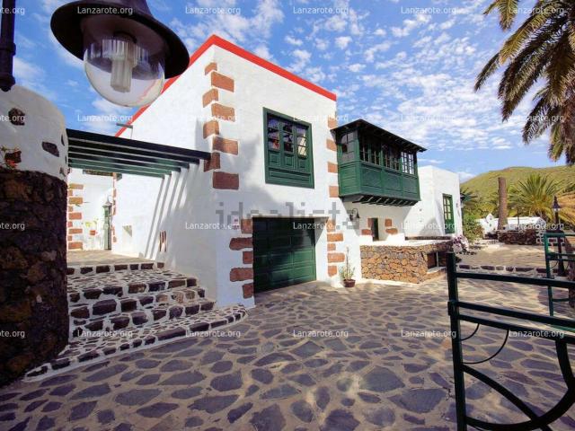 Chalet, Haria
