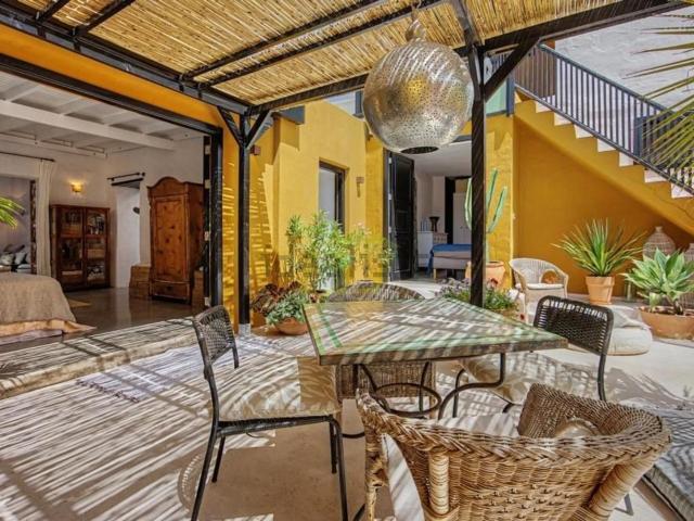 Chalet, Haria