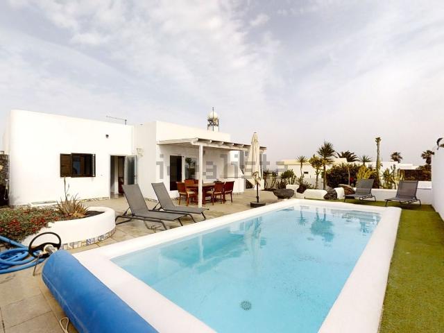 Chalet, Haria