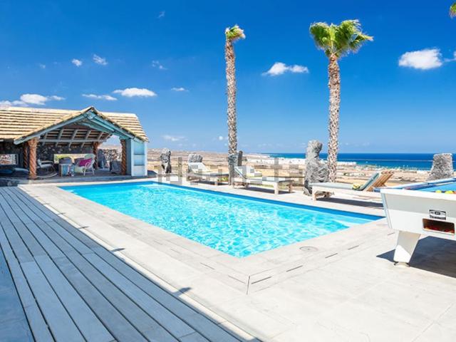 Chalet, Haria