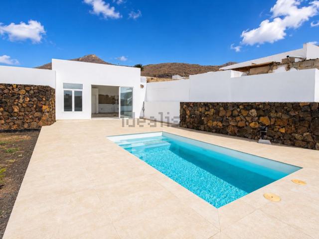 Chalet, Haria