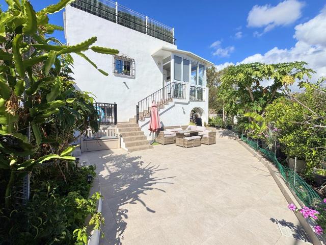 Chalet independiente ubicado en una tranquila zona residenci. 122m² Estepona