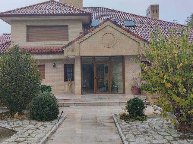 Chalet Independiente Venta Madrid