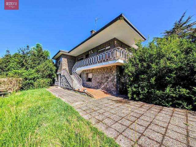 CHALET INDEPENDIENTE CON AMPLIA PARCELA. NOJA