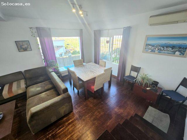 Chalet independiente con gran jardín y espectaculares vistas al mar
