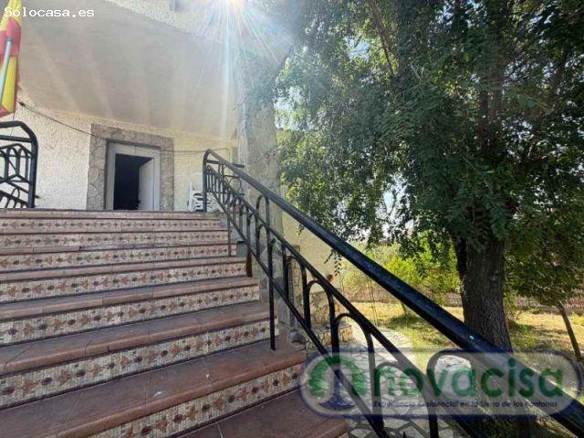 Chalet Independiente con gran parcela en Urbanizacion de Escalona Toledo