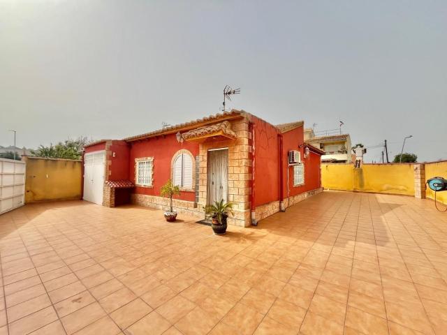 Chalet independiente con gran parcela y privacidad en Los Ba. 120m² Los Balcones