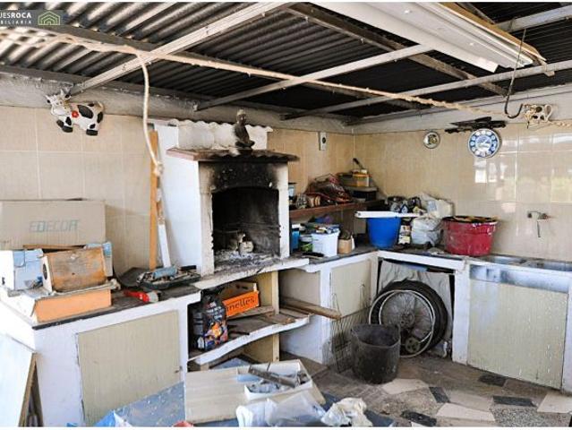 Chalet independiente con dos viviendas en una amplia parcela de 783 m2