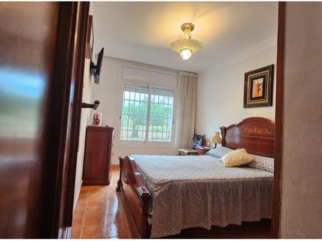 CHALET INDEPENDIENTE CON JARDÍN, SOLÁRIUM Y ESTUDIO INDEPENDIENTE EN COMA RUGA