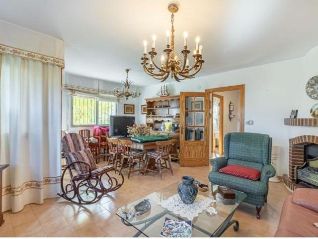 Chalet independiente con muchas posibilidades en Gojar