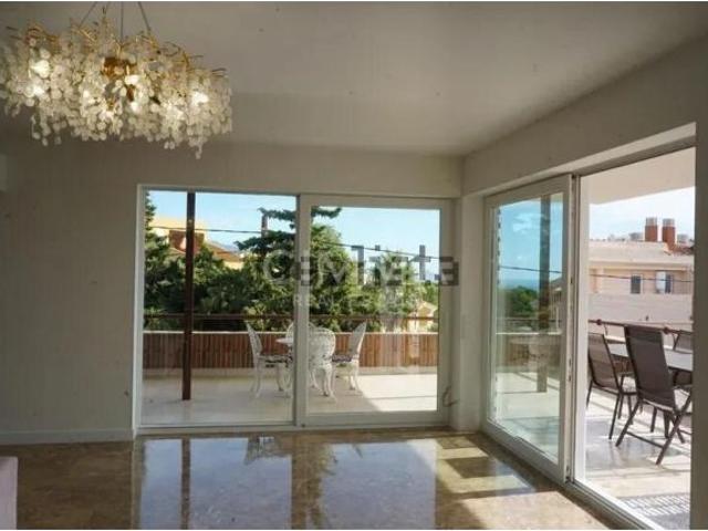 Chalet independiente con piscina