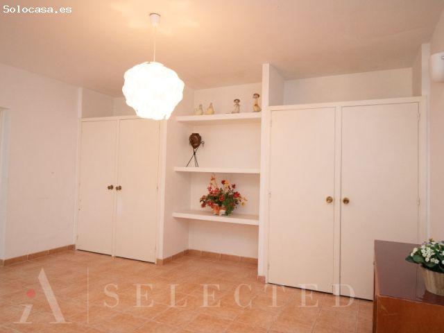 Chalet independiente con piscina y amplia parcela en Puerto de Alcudia