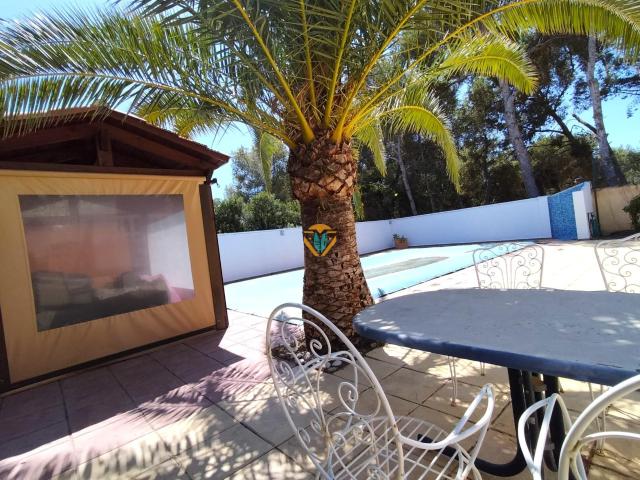 CHALET INDEPENDIENTE CON PISCINA Y CERCA DE SERVICIOS