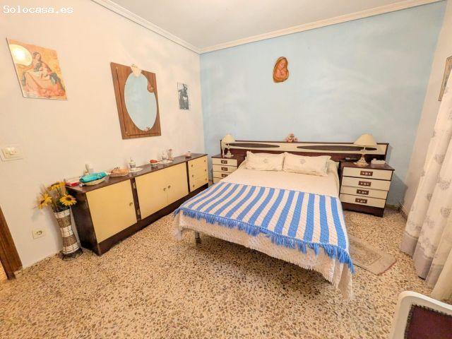 Chalet Independiente con Piscina y gran Parcela en Pioz