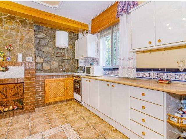 ? CHALET INDEPENDIENTE CON PISCINA Y PARCELA EN MONTELUZ