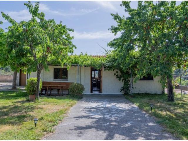 CHALET INDEPENDIENTE CON PISCINA Y VISTAS AL EMBALSE
