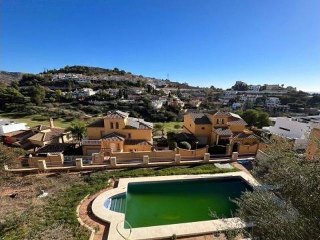 CHALET INDEPENDIENTE CON PISCINA EN EL CANDADO