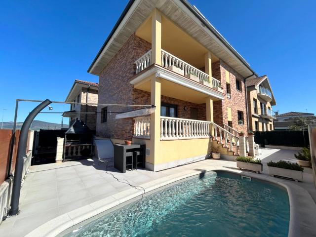 Chalet independiente con piscina en Orkoien