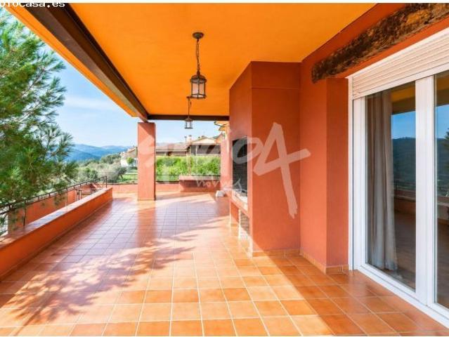 Chalet Independiente con Piscina Salina y Vistas a La Almenara