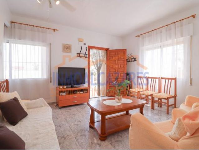CHALET INDEPENDIENTE, DE 4 DORMITORIOS, JARDÍN Y SOLARIUM. EN BAHÍA BELLA, CARTAGENA, MURCIA