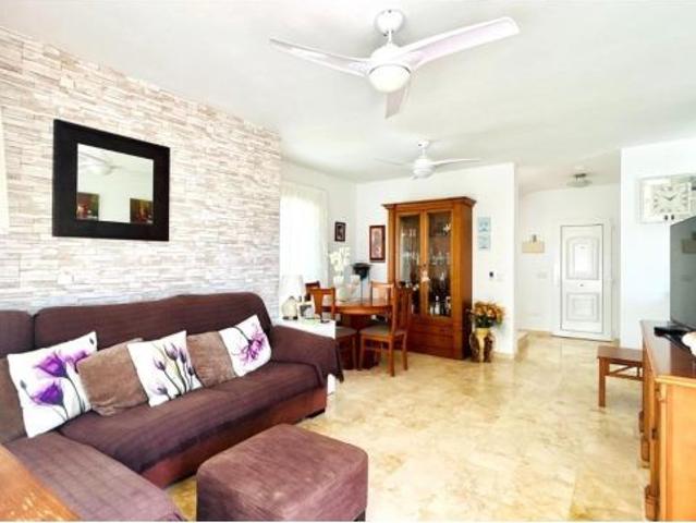 Chalet independiente de 3 dormitorios con jardín y piscina privada en Las Ramblas