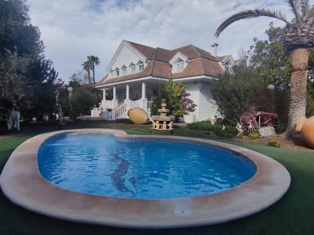 CHALET INDEPENDIENTE DE LUJO ZONA SOL Y LUZ SAN VICENTE