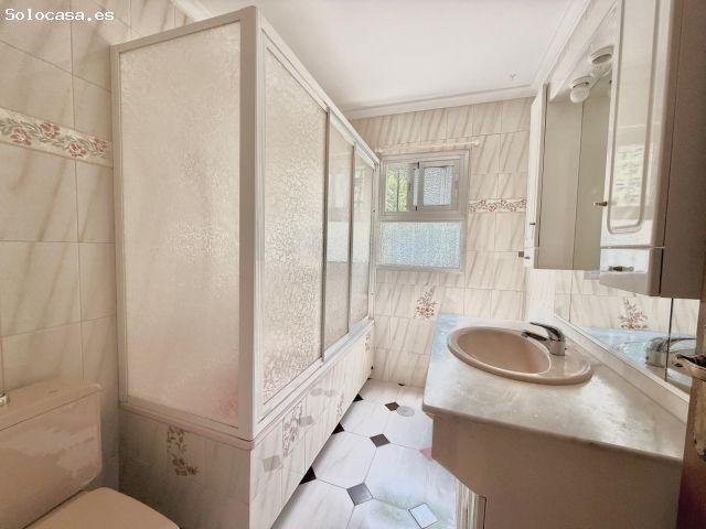 Chalet independiente en una sola planta con jardín, garaje y gran potencial en El Lagarejo, Mijas