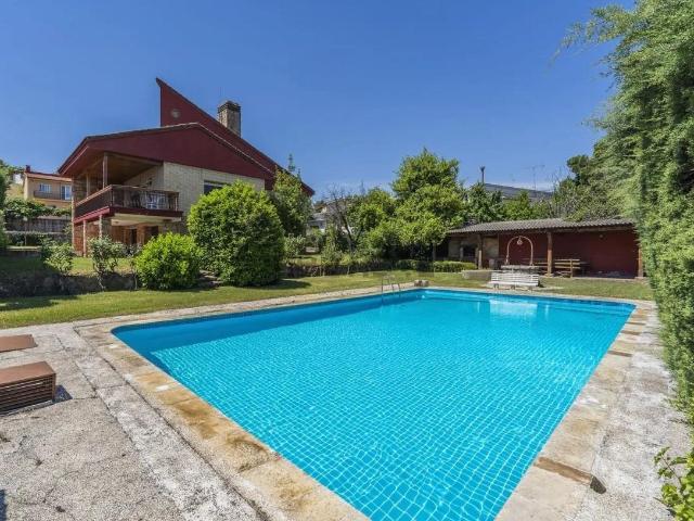 Chalet independiente en venta en El Molar