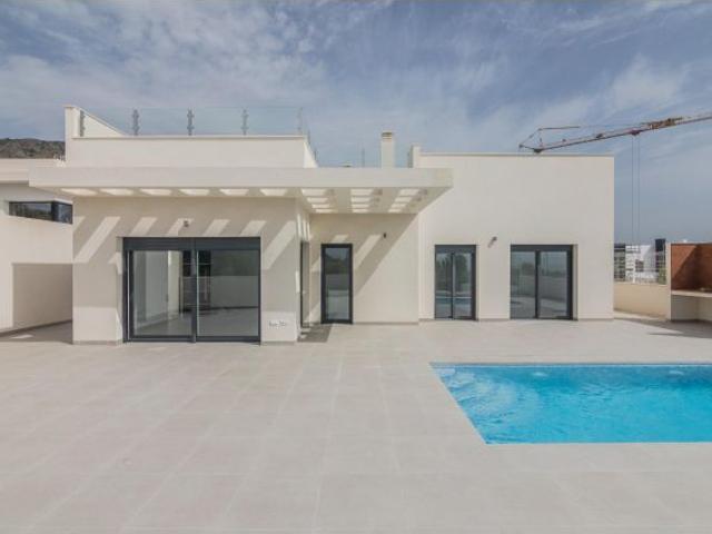 Chalet independiente en venta en Polop