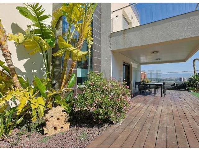 Chalet independiente en Alicante con vistas al mar, piscina y eficiencia energética