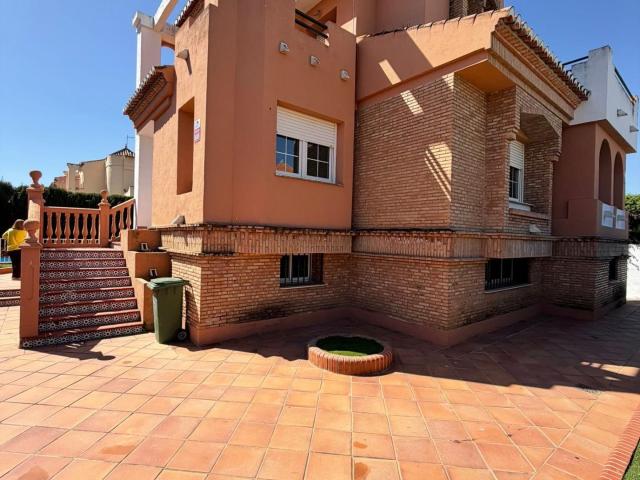 Chalet independiente en alquiler en Ogijares