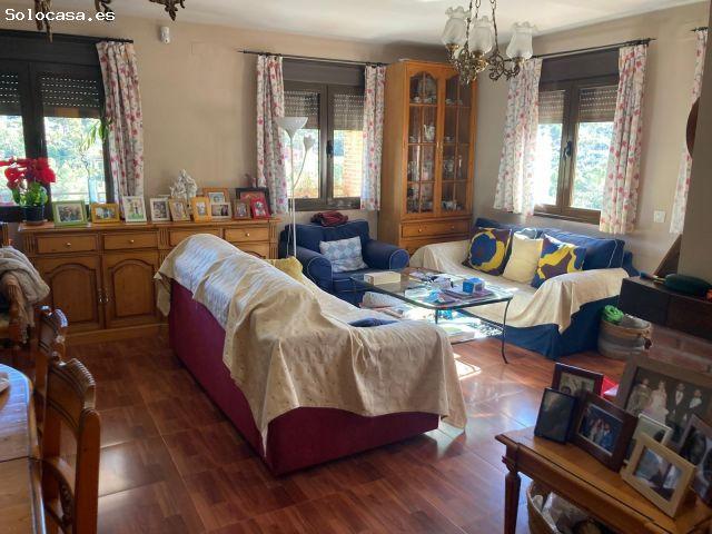 Chalet independiente en amplia parcela de 986 m2