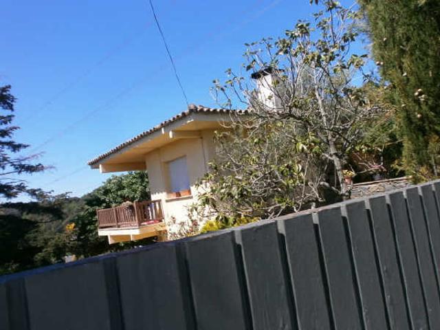 Chalet independiente en Av Can Font en Castellar del Vallès Barcelona