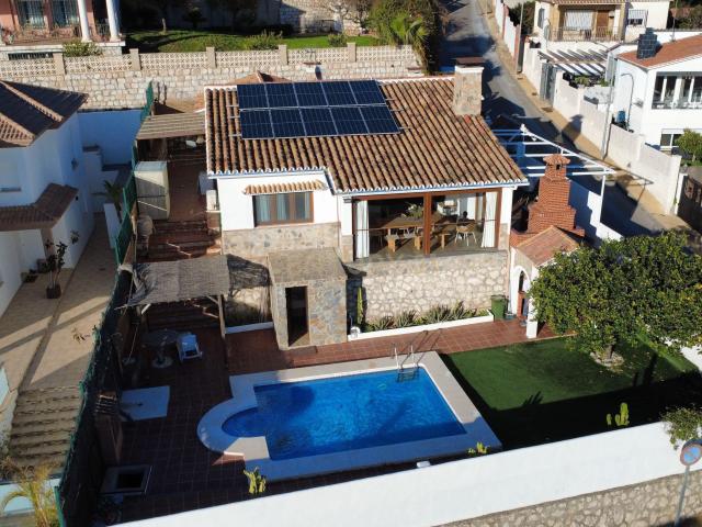 Chalet independiente en C/ la Mancha, Rincón de la Victoria