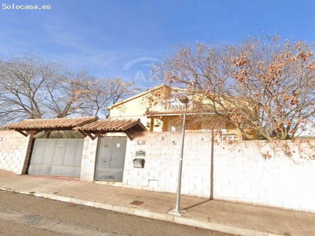 Chalet Independiente en Cobisa