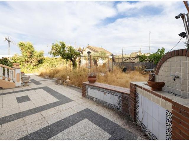 CHALET INDEPENDIENTE EN EL VIAL DE CHURRIANA GRAN SEMISOTANO ADAPTADO A VIVIENDA