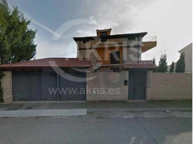 Chalet Independiente en Fresnillo De Las Dueñas