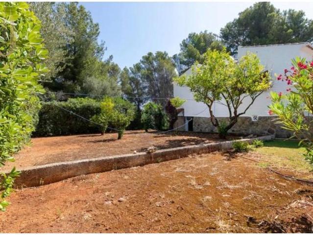 Chalet Independiente en Jávea: Un Oasis Mediterráneo para Toda la Familia