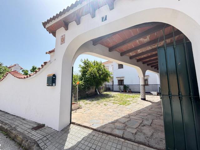 CHALET INDEPENDIENTE EN LA ZONA DE RINCONCILLO