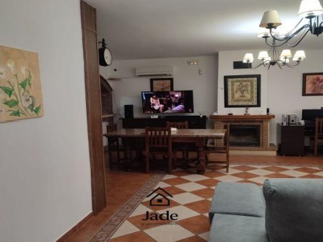 Chalet independiente en La Barquera con 1.000 m2 de parcela y dos viviendas – Gran oportunidad