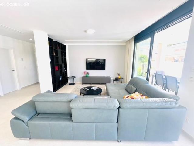 Chalet independiente en la Marina