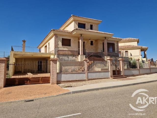 CHALET INDEPENDIENTE EN LAYOS GOLF