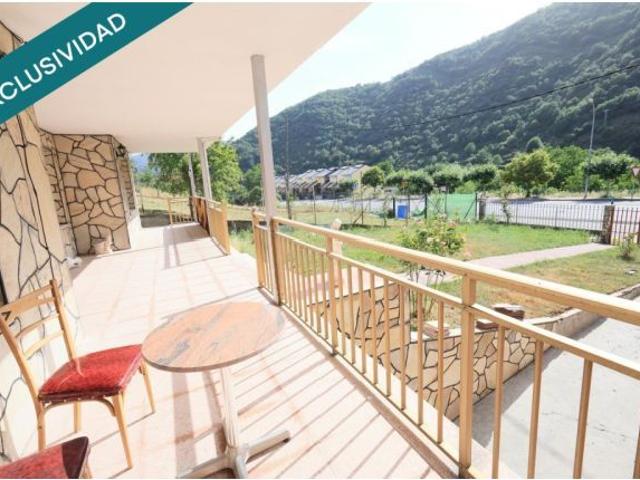 ¡Chalet Independiente en Matarrosa del Sil! Espacio, Terrazas y Vistas Increíbles