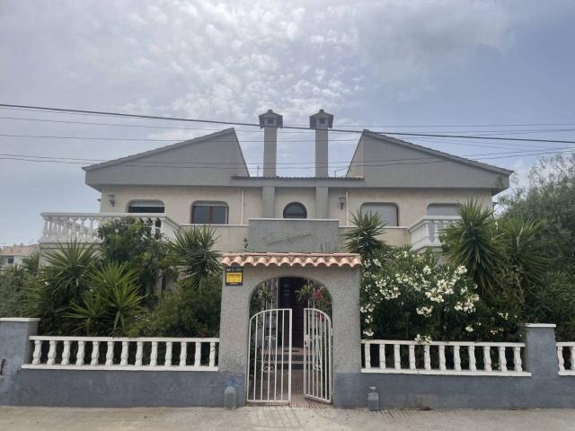 Chalet independiente en miami playa