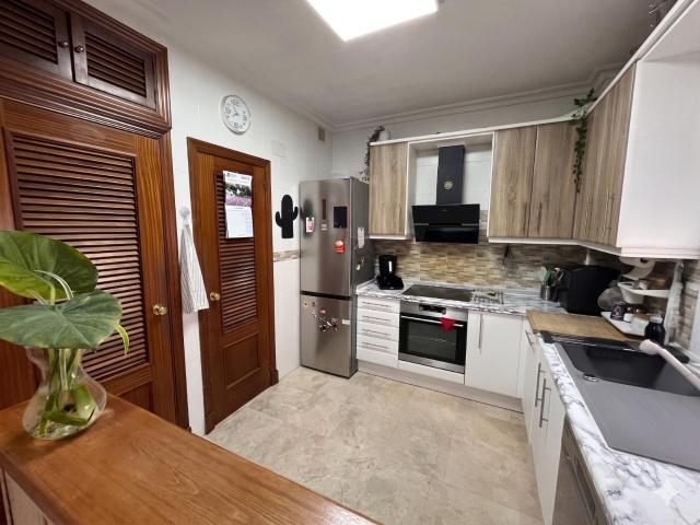 Chalet independiente en Olivar de Quintos: amplitud, luz y confort junto al metro